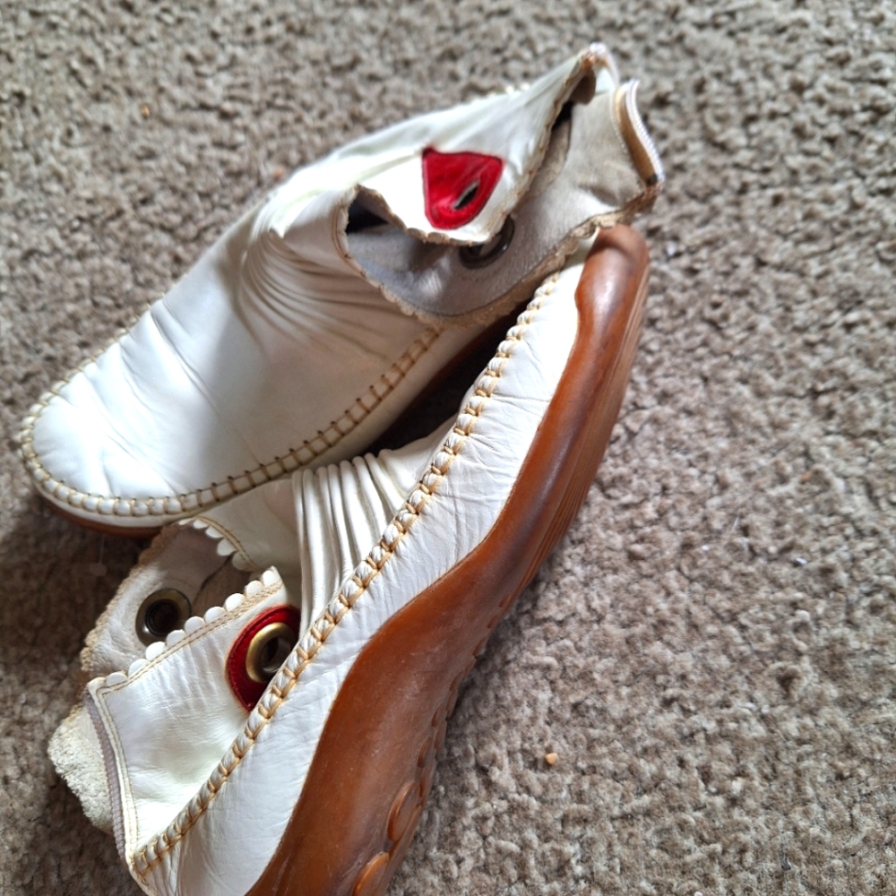 White Leather Boot Sz 7 (s029)
